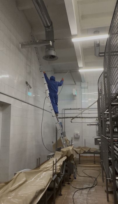 фарбування Покраска дахів складів ангарів ферм фасадів побілка вапном