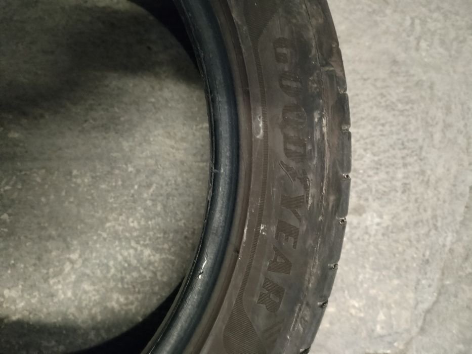 Pneu Goodyear em bom estado para desocupar do ano 2024