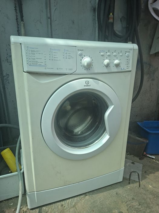 Пральна машинка INDESIT