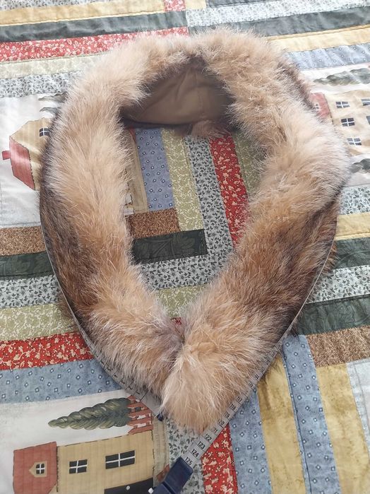 Gola de pêlo, muito quente e em muito bom estado