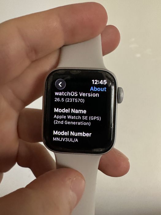 Смарт-годинник Apple Watch SE