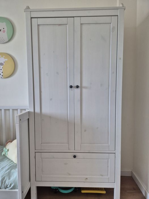 Roupeiro branco, IKEA Sundvik