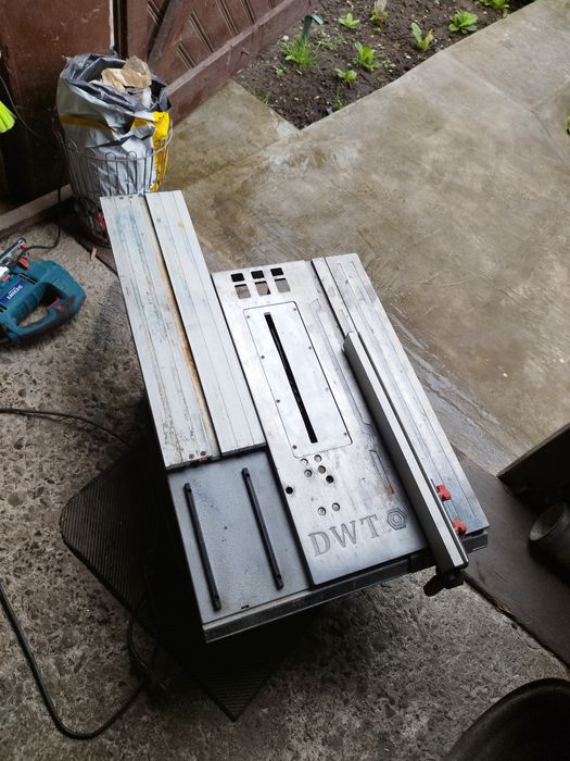 Циркулярна пила станок.