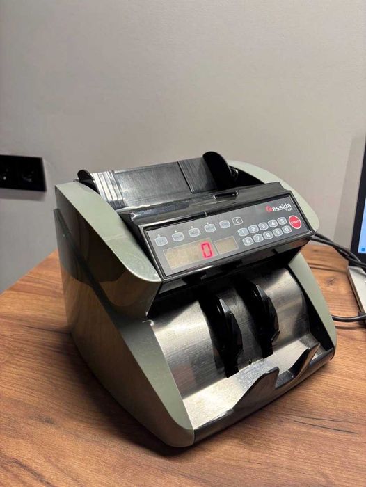 Продам машинку для рахування грошей Cassida 7700 UW
