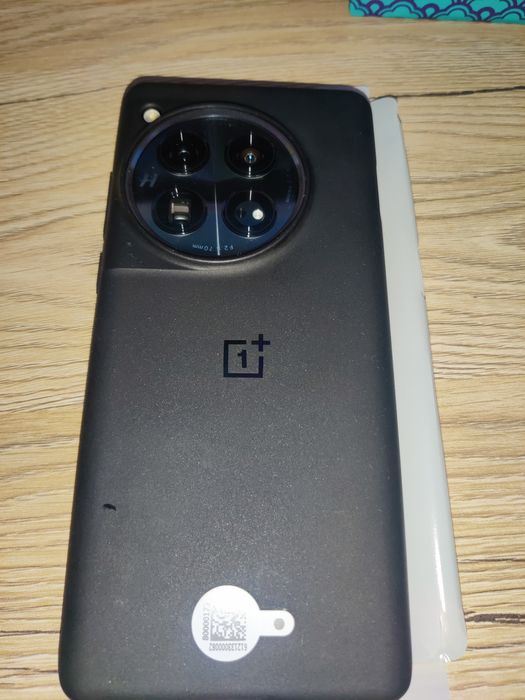 Oneplus 12 16/512.
