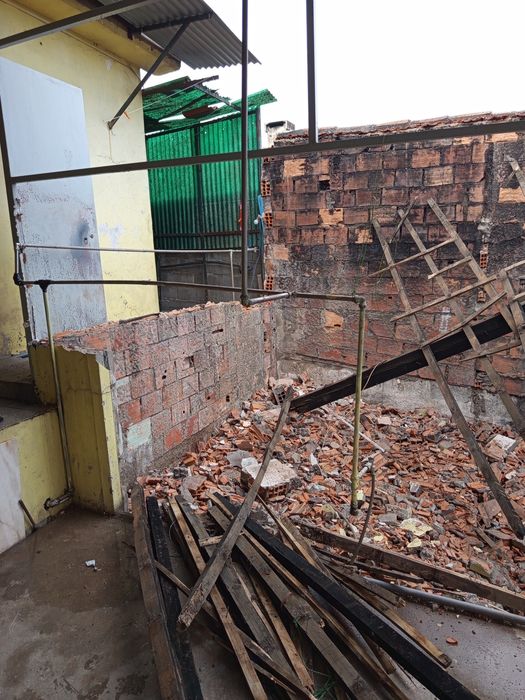 Cargas de Entulho, Terra, Madeira, Pladur, Limpeza de jardins, Pintura