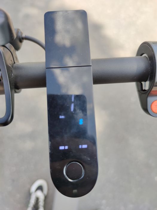 Електросамокат Xiaomi Mi Electric Scooter Essential Black