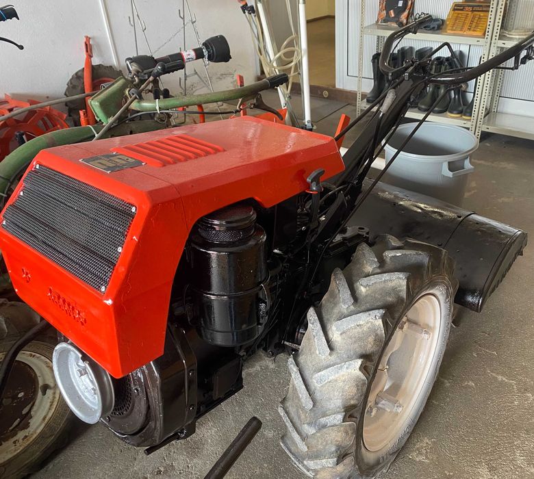 Motocultivador Valpadana 14cv c/fresa material usado