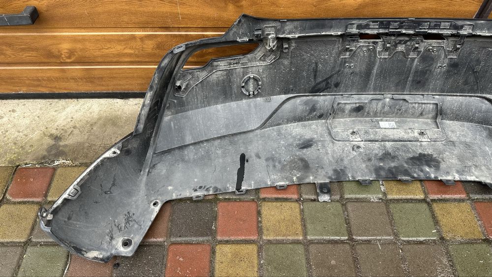 Губа заднього бампера Tesla Model Y Juniper (1932604-00-D)