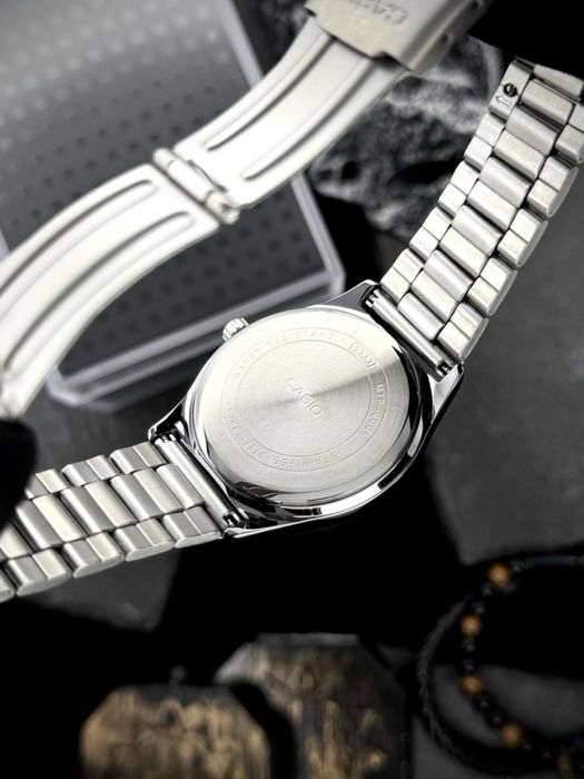 Casio годинник