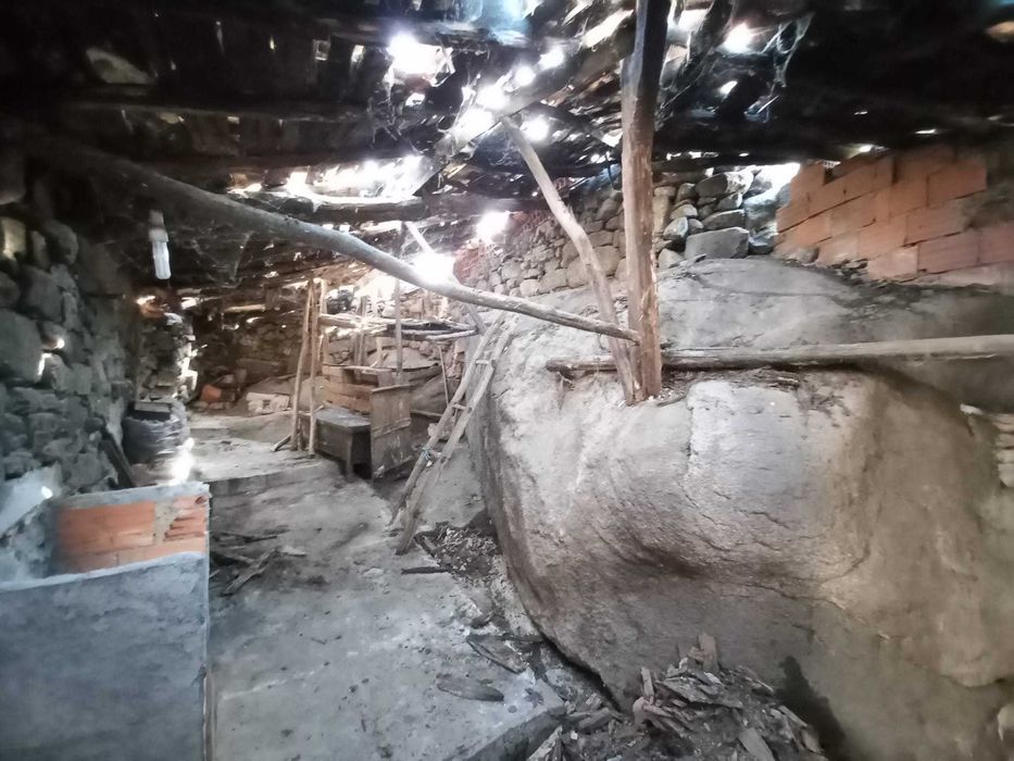 Um Negócio, Duas Casas!