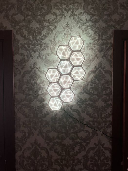 Світильник HexaLeaf настінний