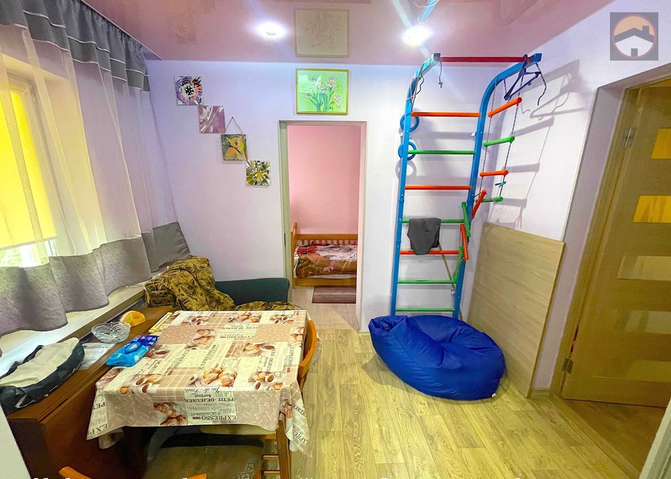 Продам будинок  метро Київська , Є-відновлення +