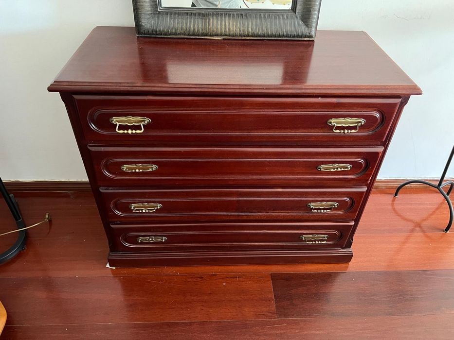 Cómoda Madeira Maciça