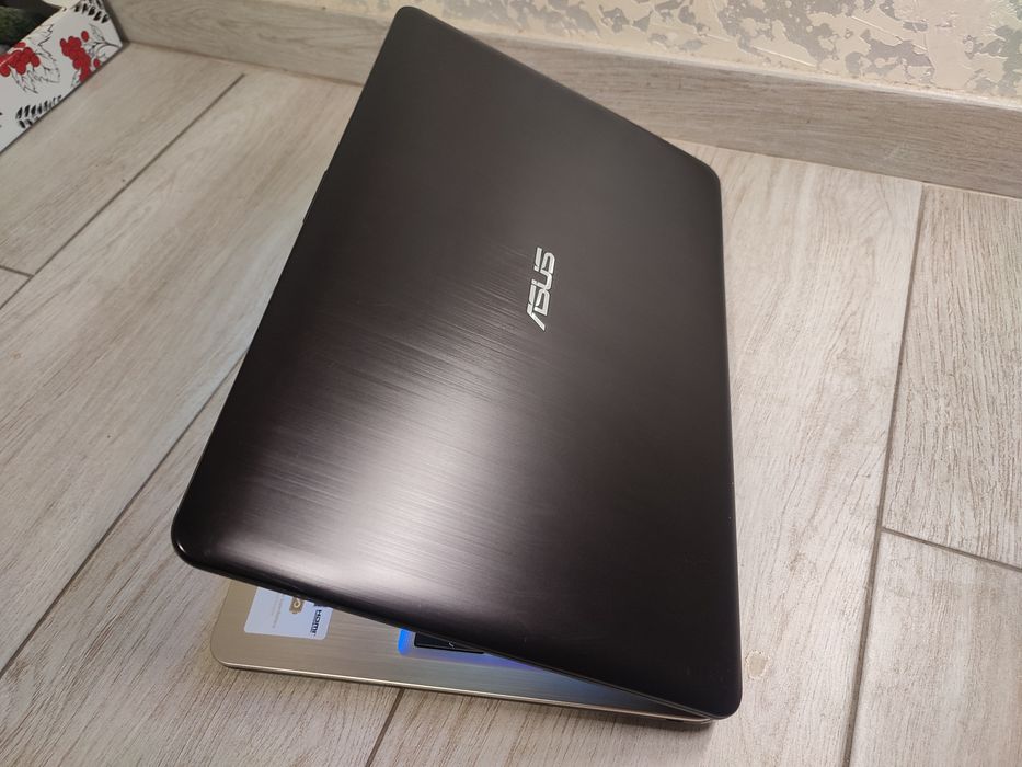 Ноутбук Asus X540 Celeron/4gb/HDD 160gb/intel HD /АКБ 3-4год