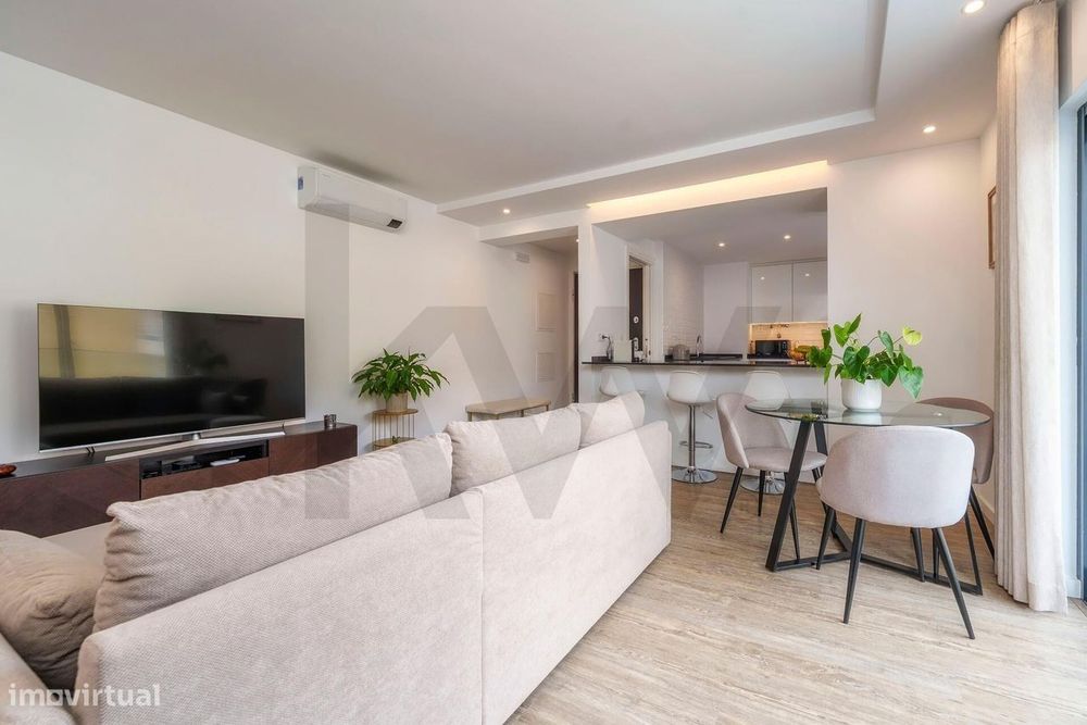 Apartamento T2 de construção recente, localizado no centro da cidade