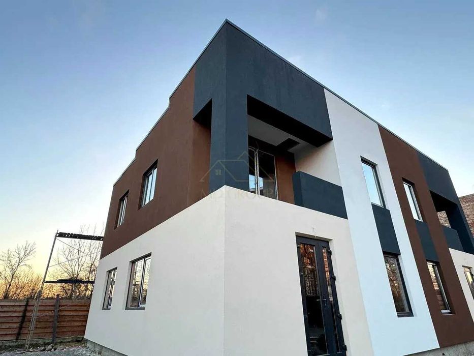 Продаж дуплексів 115 м² із власним подвір'ям