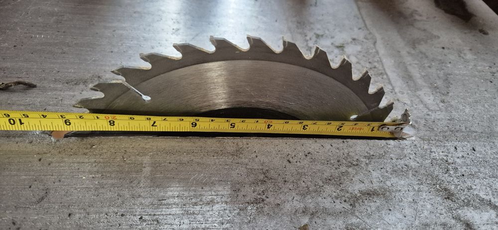 Piła pilarka tarczowa do drewna 230mm