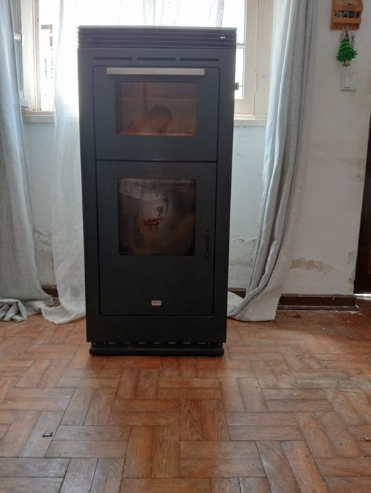 Salamandra a pellets com forno