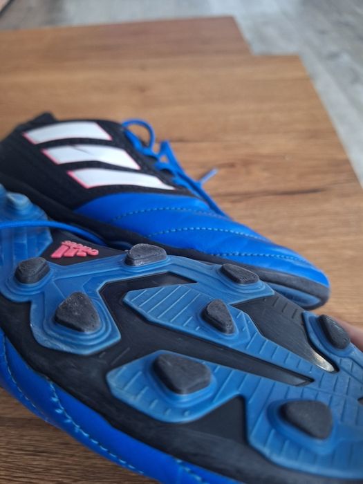 Buty piłkarskie korki adidas