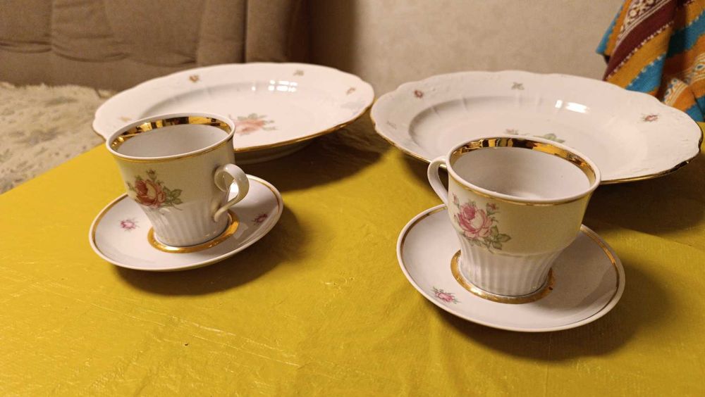 Чашки з блюдцями та тарілки вінтажні СРСР