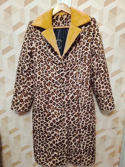 Продам два пальта осінь-зима