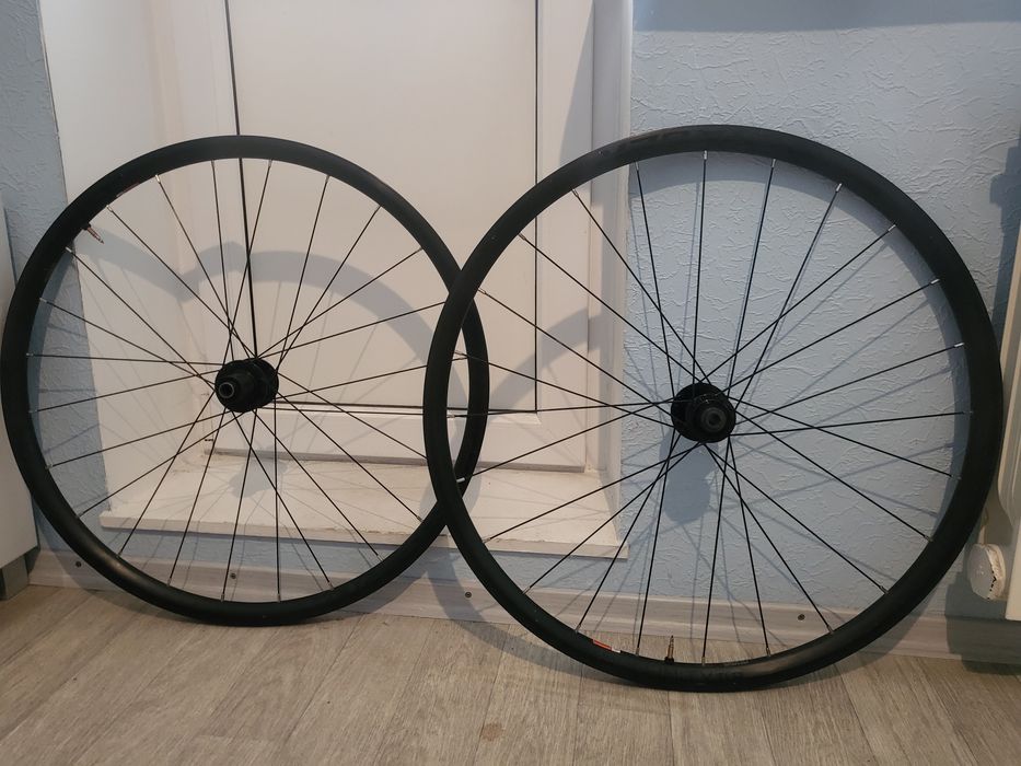 Колеса Tubeless, безкамерка 28 700с Гревел/Цикло Bontrager Affinity