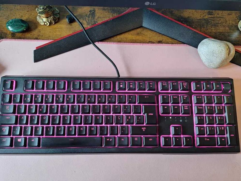 Razer Ornata v2 (em boas condições)