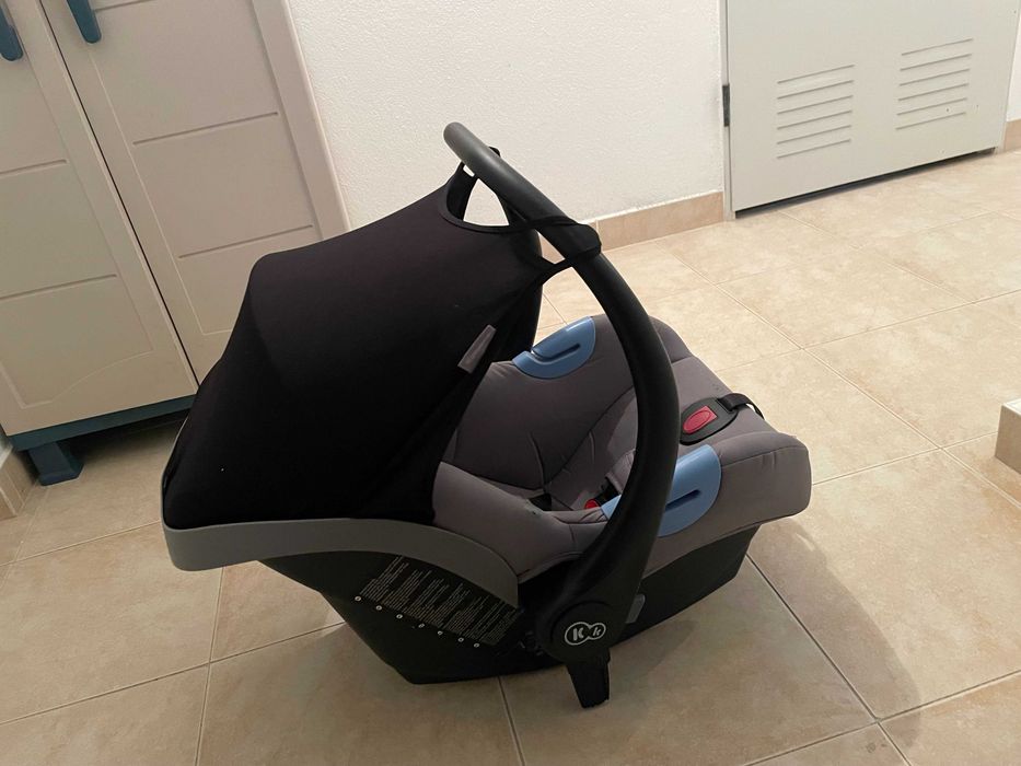 Carrinho de bebé com ovo