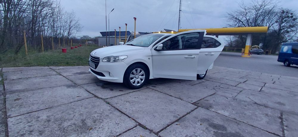 Продам автомобіль,,Peugeot 301 1.2 бензин 2013 рік,,