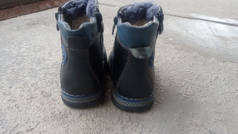 Ботинки зимові 25р. практично нові