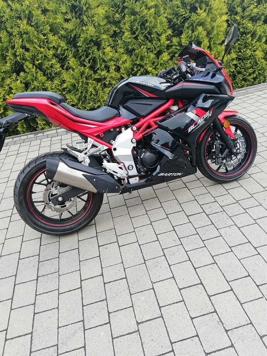 Piękny Czerwony Barton Blade R 125 (40 km przebiegu)