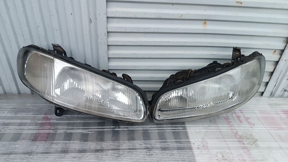 Vendo faróis de Opel Omega B ano 1998