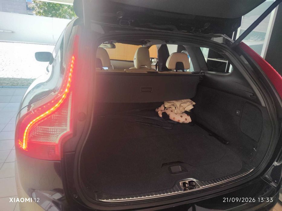 Volvo XC60 D5 2.4 AWD Summum 215 cv Automático — Nacional 17 490€
