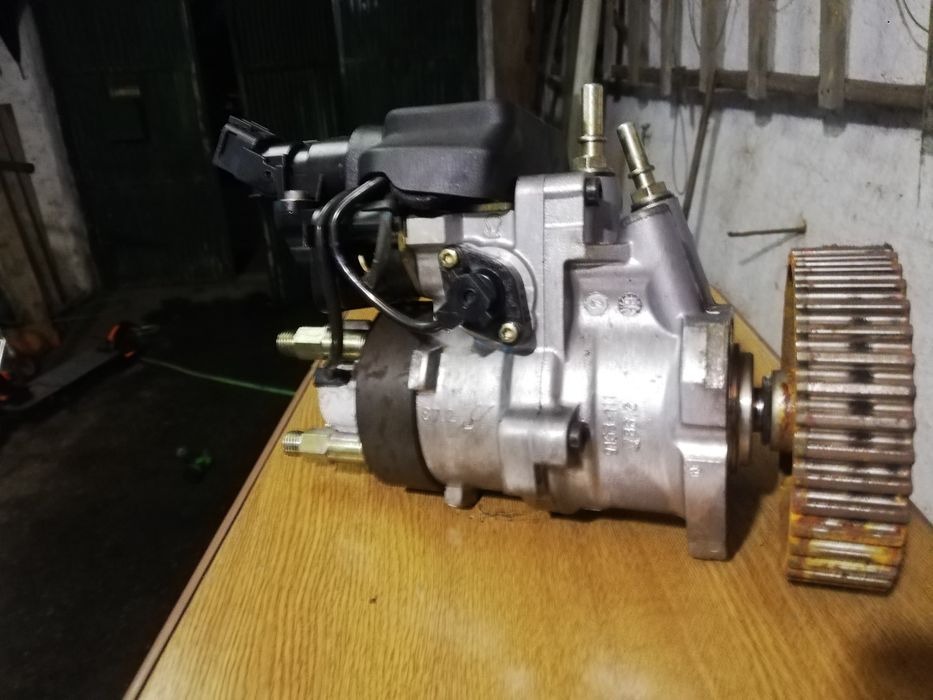 : Bomba Injetora e Coletor de Admissão Renault Kangoo/Megane - Motor F