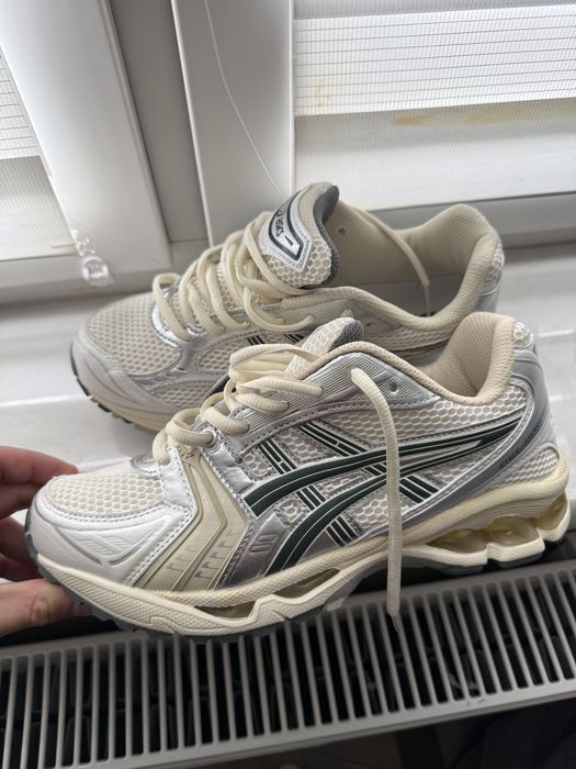 ASICS Gel-Kayano 14 Cream/Black 42,5