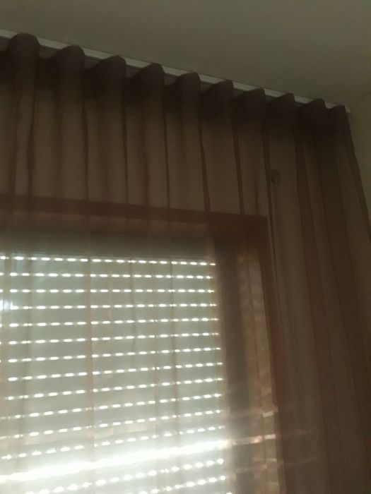 Várias cortinas sistema calha
