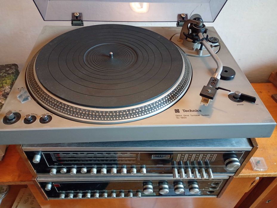 Gramofon Technics SL 1810