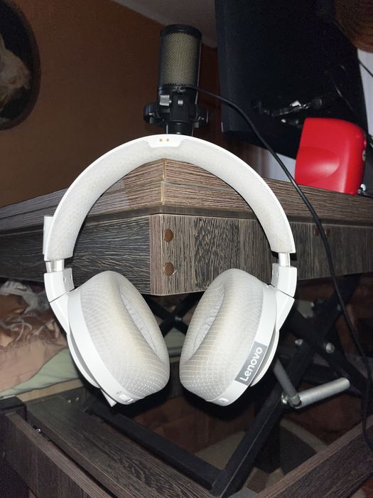 Продам ігрові навушники  Lenovo H600 Wireless White