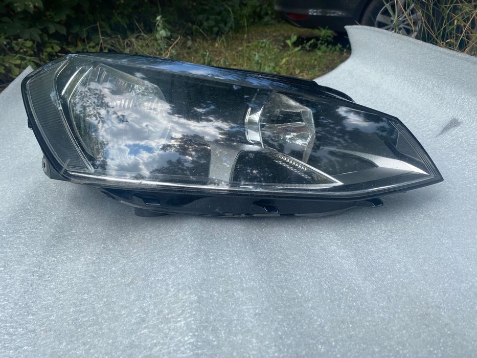 Передня фара Volkswagen Golf 7