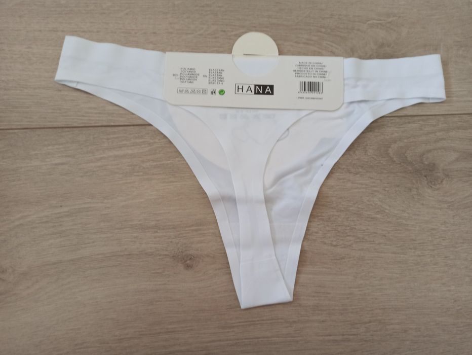 Stringi białe HANA