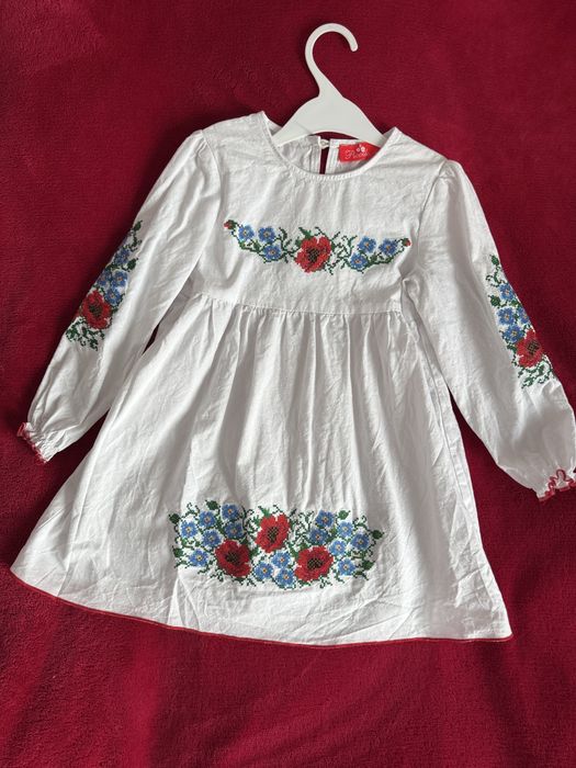 Продам дитячий одяг, є речі нові , а є 1-2 оділи.