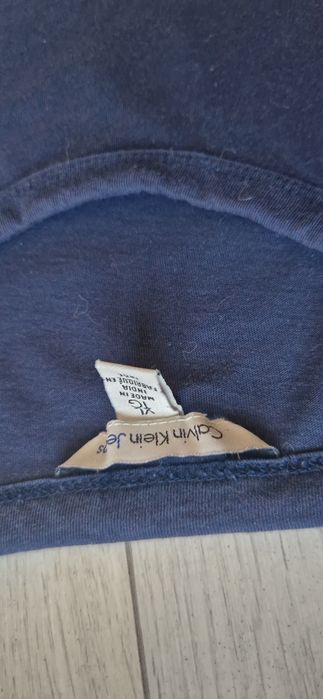 Calvin Klein XL.    .