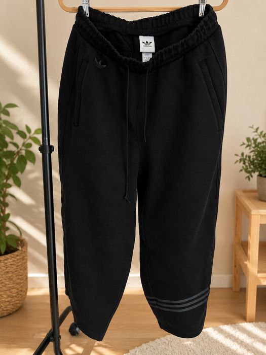 Spodnie dresowe adidas Originals – czarne, rozmiar L