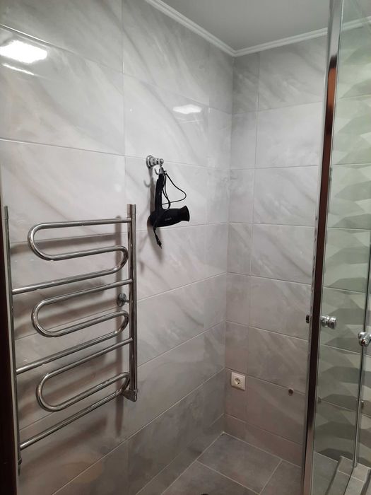 Затишна 2х кім. квартира 3хв від басейну  вільна