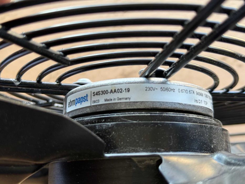 Wentyator ebm papst s4s300-aa02-19    230V  94 W