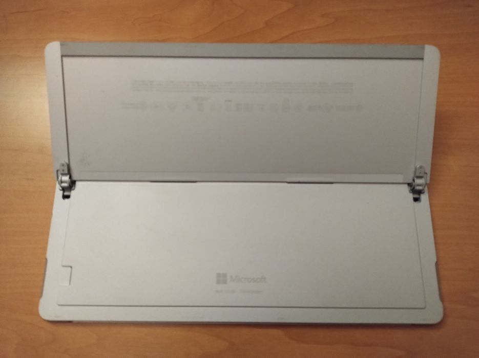 Microsoft Surface Go 2 8gb ram, 128gb  gold 4415y