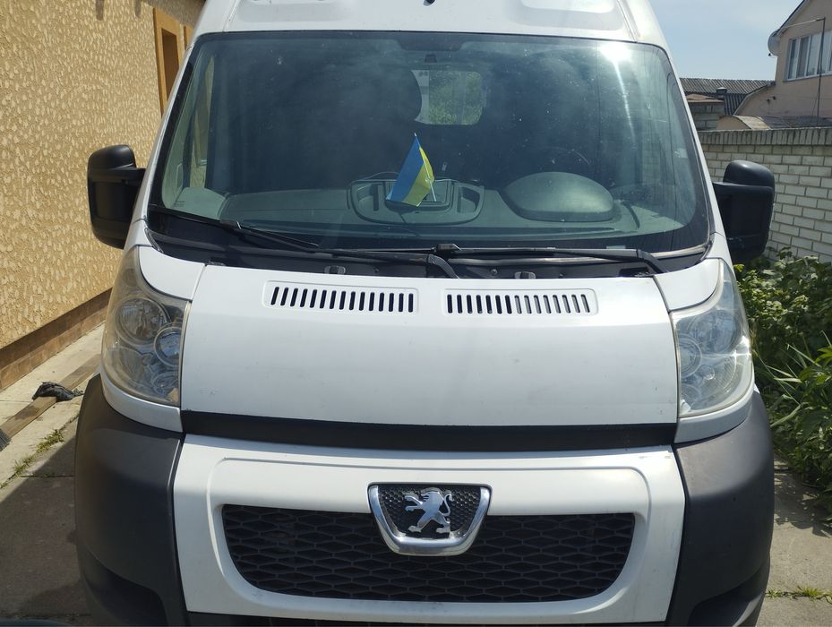 Пежо Боксер вантажний автомобіль