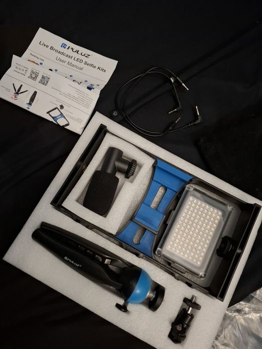 Набір для блогера Puluz PKT3023 4в1 (штатив, тримач, мікрофон, світло)