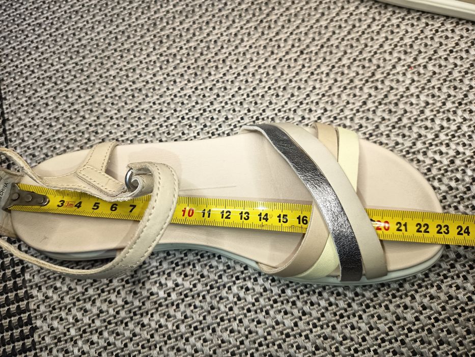 Жіночі вишукані шкіряні босоніжки Ecco Simpil Sandal